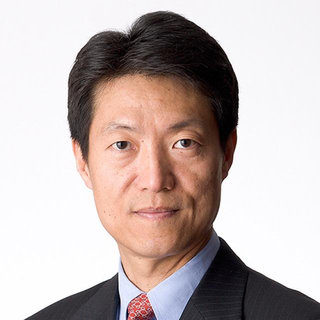 Dennis Yang faculty headshot